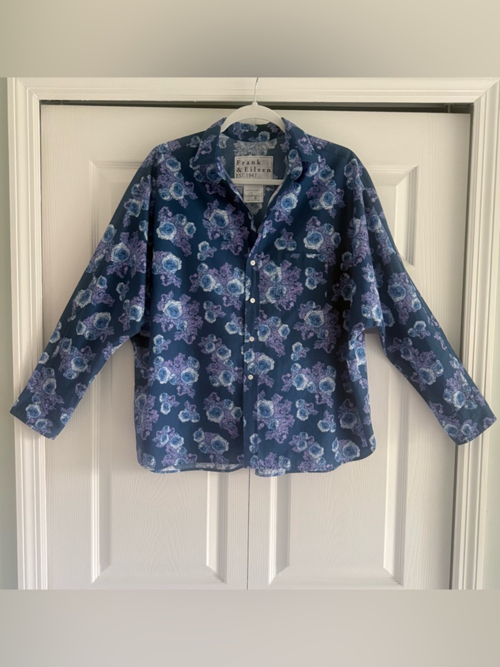Frank & Eileen Oona Continuous Sleeve
Button Up in Blue/Purple Floral - Large - Picture 5 of 11